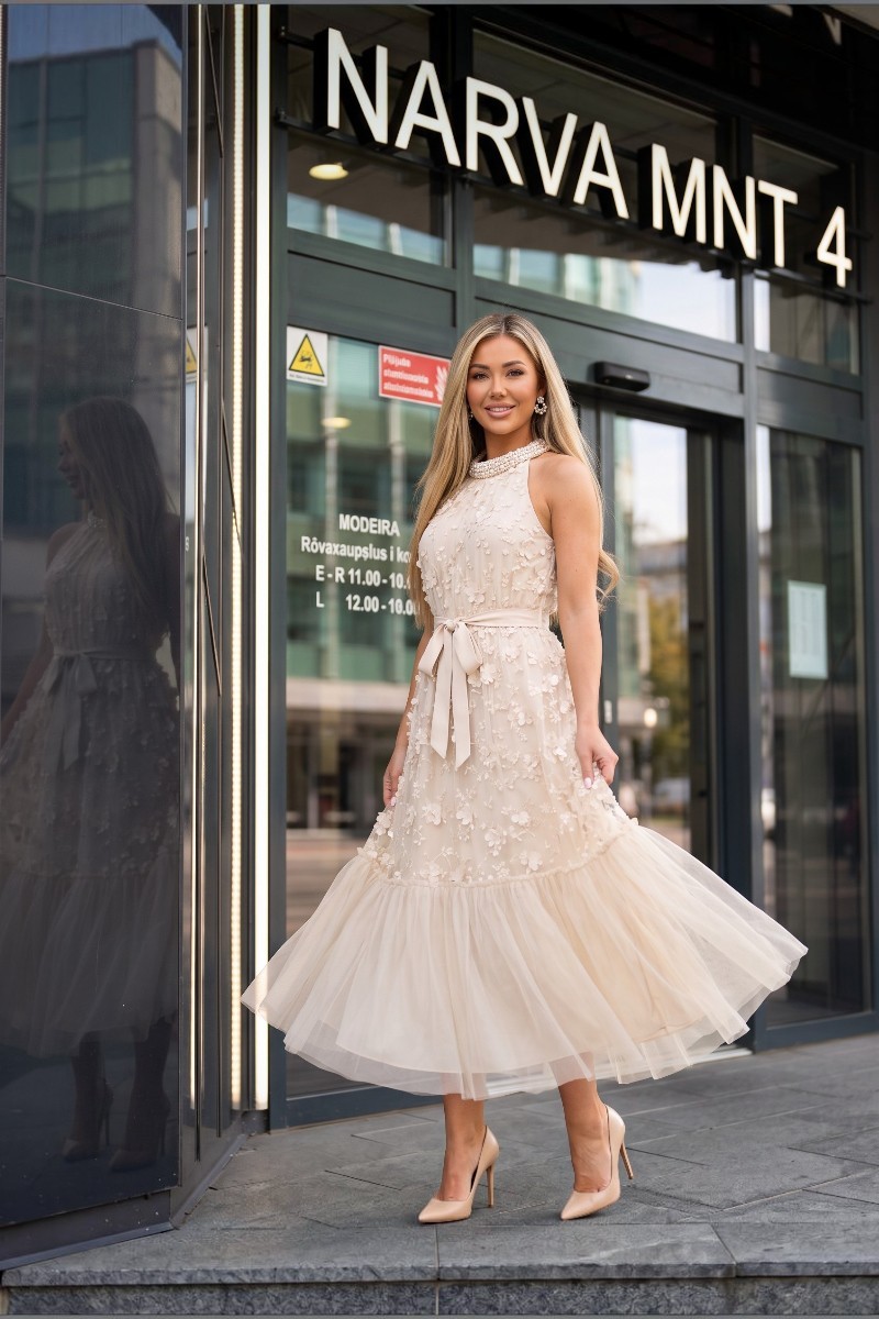 AI Fashion Models-0ad28d6f-5bee-45dd-b0d5-fc452e7006db-resized Juhlamekko Lissy - beige
